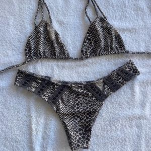 Acacia Chun's Bottom Snake Size M